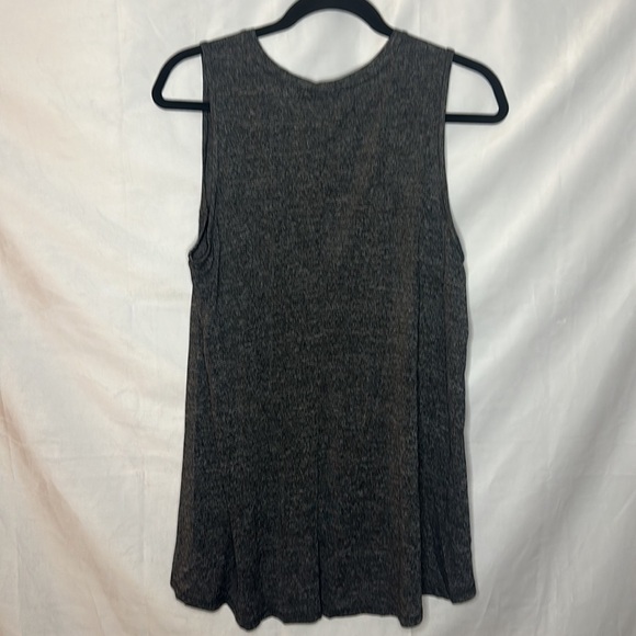 APT. 9 LONG FLOWY TANK (L) - Picture 8 of 8